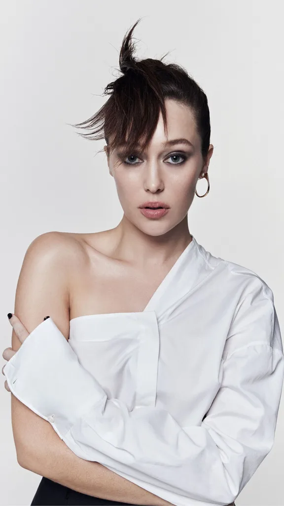 Alycia Debnam-Carey ELLE Australia March 2024.