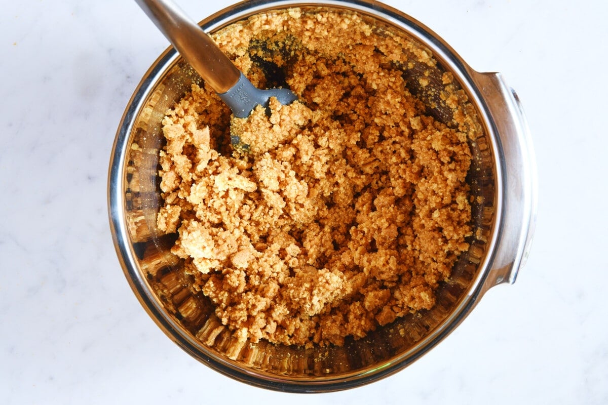 Step 2: Mixing crust for the cookie bars.