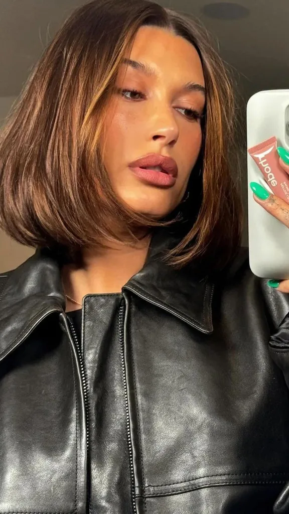 Hailey Bieber with a bob hair cut on instagram 