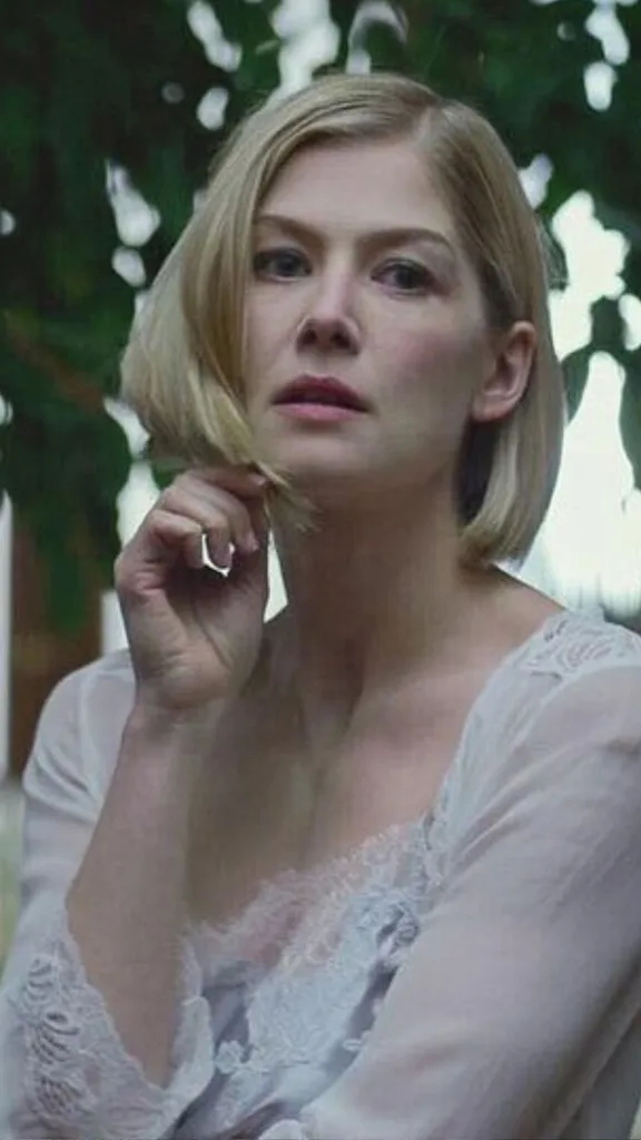 Rosumund Pike as Amy Dunne in Gone Girl