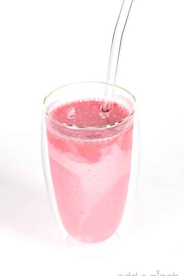 Strawberry Banana Smoothie Recipe - This Strawberry Banana Smoothie Recipe is a classic smoothie recipe perfect for a quick and easy breakfast or snack! // addapinch.com